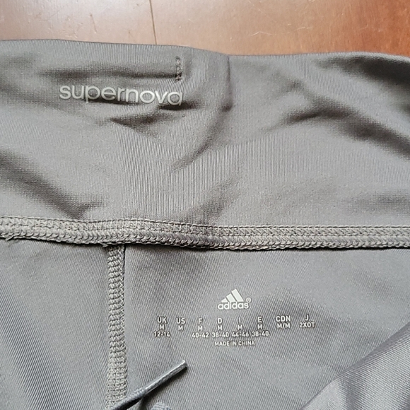 Workout Capris - Picture 2 of 7